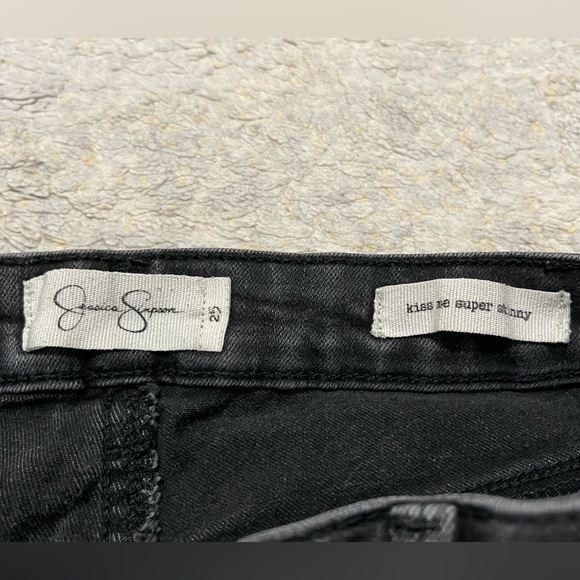 EUC Women’s Size 25 Jessica Simpson Kiss Me Super Skinny Jeans With Fringed Legs - Picture 7 of 12